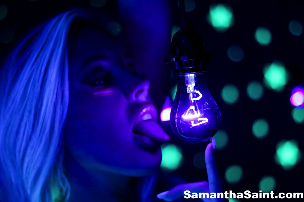 samantha saint and her lesbian girlfriend show pretty faces in black light