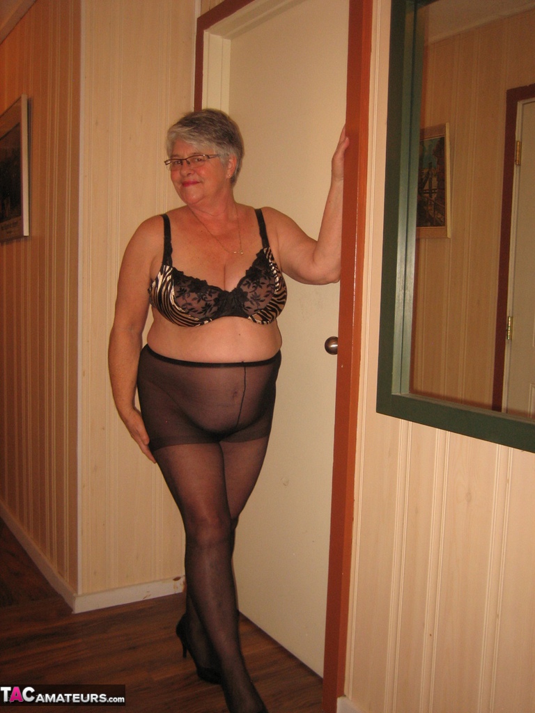 chubby granny girdle goddess gets naked with her pantyhose pulled down