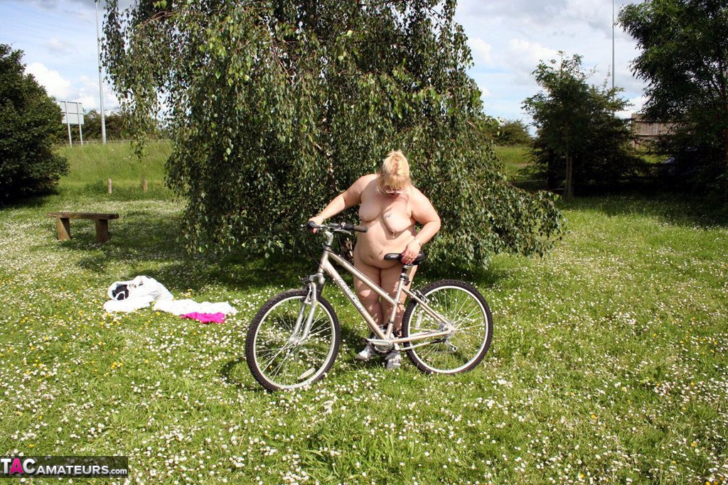 fat grandmother lexie cummings goes for a bike ride in the nude